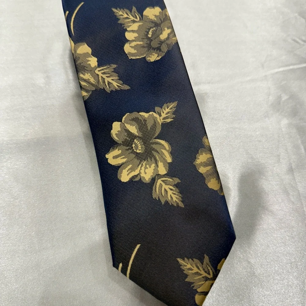 Linea Uomo Floral Navy and Gold Men's Tie 100% Poly